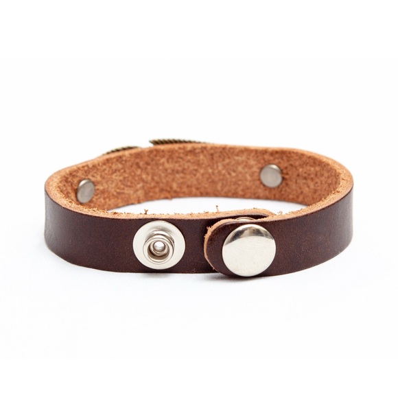 Genuine Leather Feather Bracelet - Picture 2 of 2